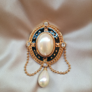 DIOR PEARL AND GOLD BROOCH